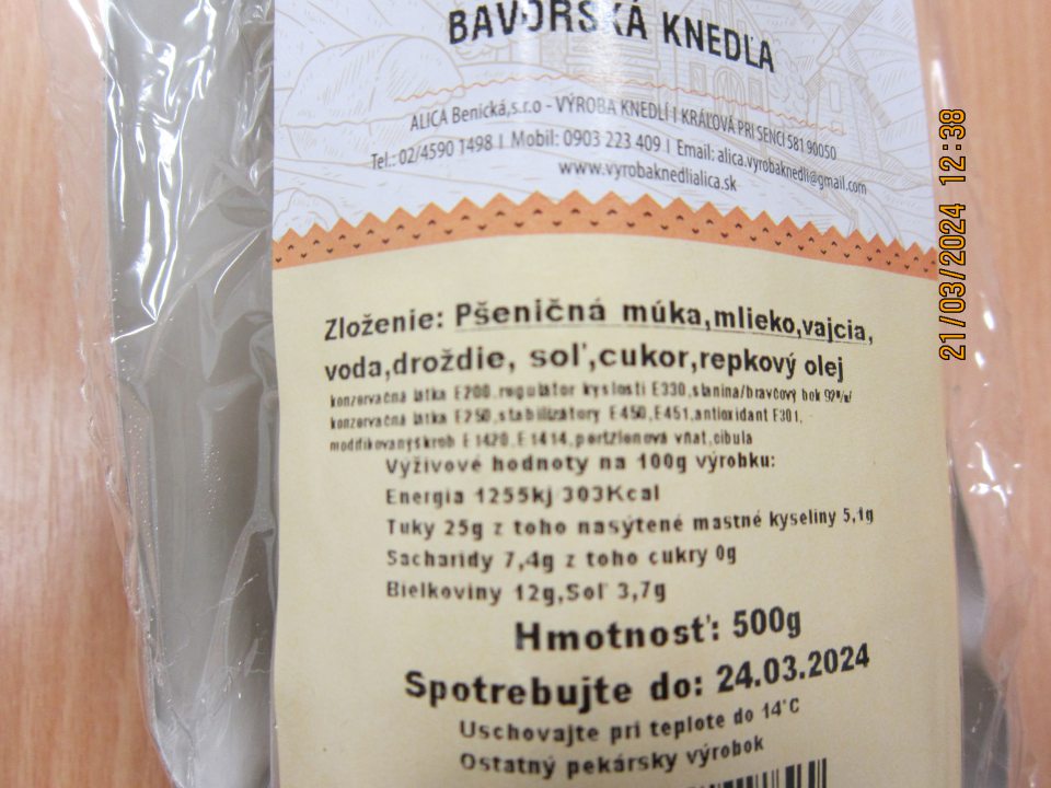 V zozname zložiek výrobku nie sú jednotlivé  zložky uvádzané v zostupnom poradí podľa hmotnosti a zároveň konzervačné látky, regulátor kyslosti, stabilizátory, antioxidanty sú uvádzané výrazne menšou veľkosťou písma ako ostatná časť zoznamu zložiek.