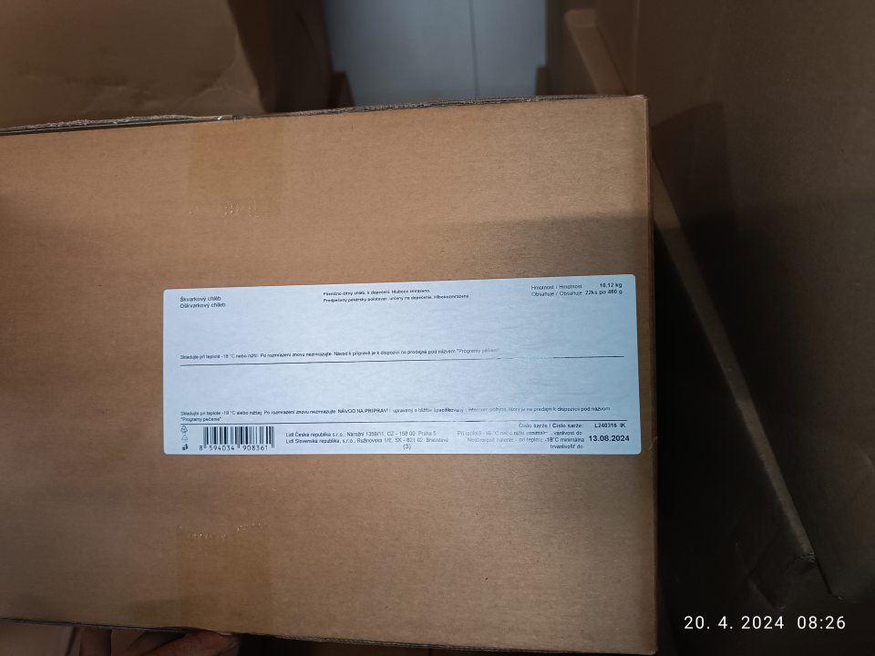 na originálnej etikete na kartónovom obale od výrobcu polotovaru nenachádzal povinný údaj- zloženie.