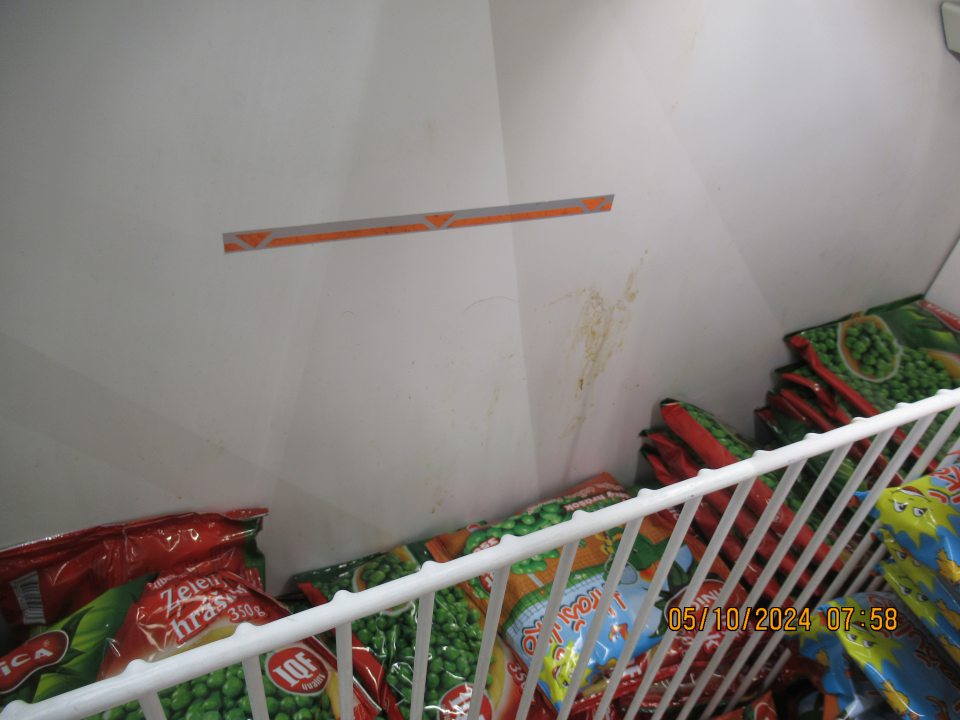  Znečistenie mraziacich zariadení pri predaji mrazeného ovocia a zeleniny.