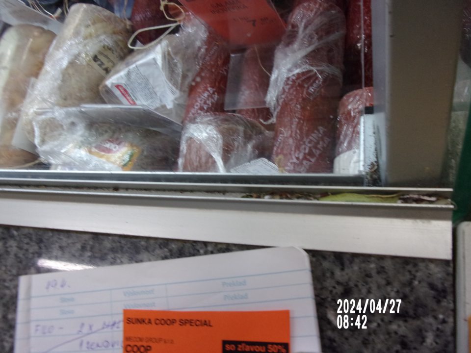 Znečistená chladnička