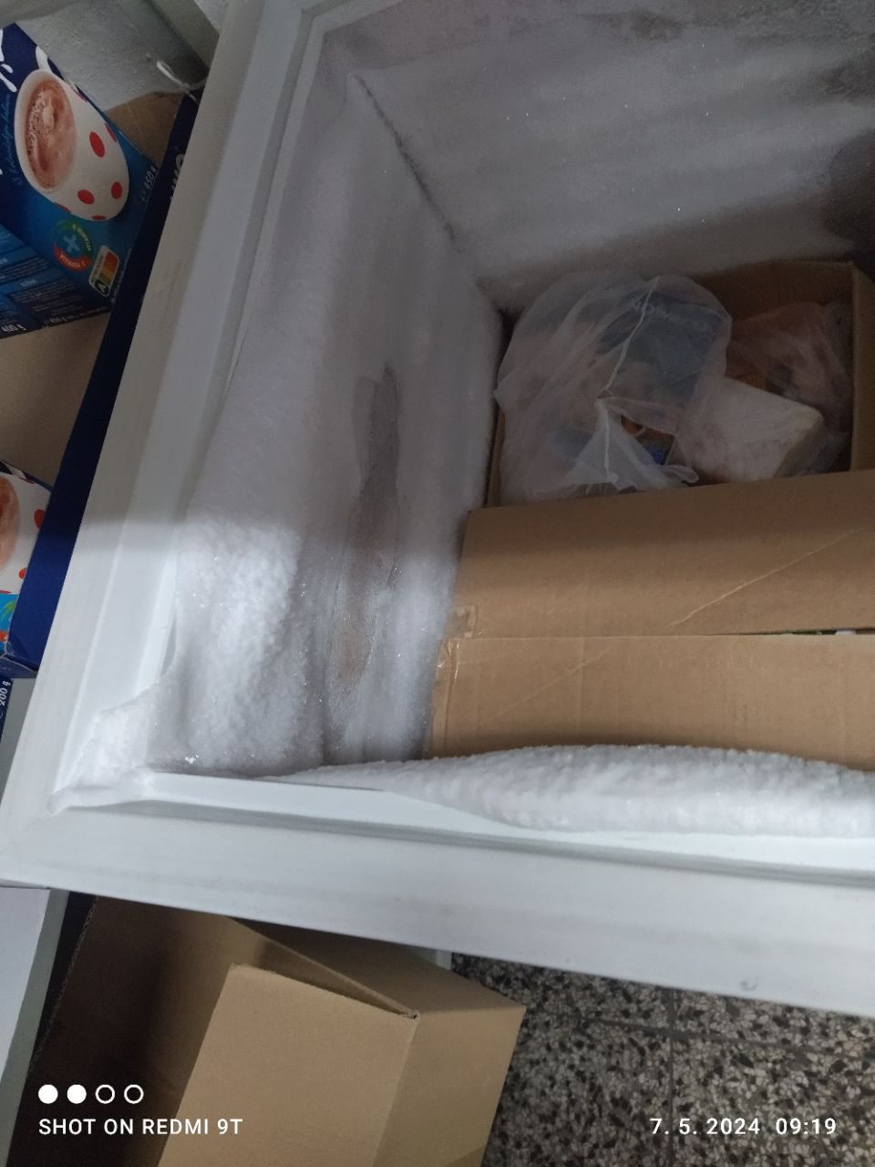 Nadmerná námraza v mraziacom boxe.