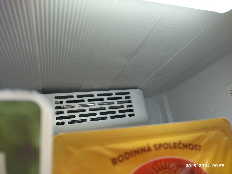 Znečistené chladiace zariadenie.