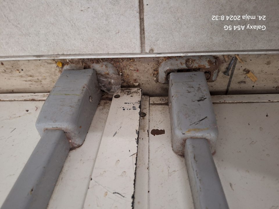 Znečistenie ťažšie dostupných miest skladu