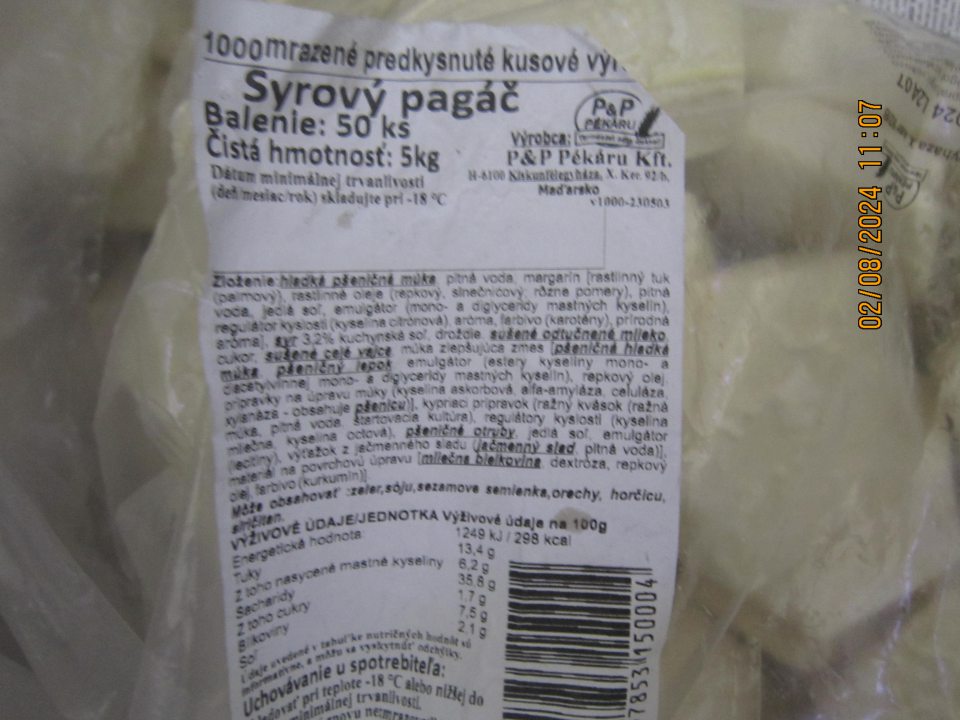 Spoločné uskladnenie 7 druhov hlbokomrazených pekárenských výrobkov určených na dopekanie vo vlastnej prevádzke umiestnených v mraziacom zariadení v zázemí prevádzky spoločne s hlbokomrazenými pekárskymi výrobkami s vyhovujúcim dátumom minimálnej trvanlivosti, podľa predloženého plánu pečenia nebol zistený dopek pekárskych polotovarov po uplynutí DMT v celkovom množstve 15,80 kg a predajnej cene 127,50€