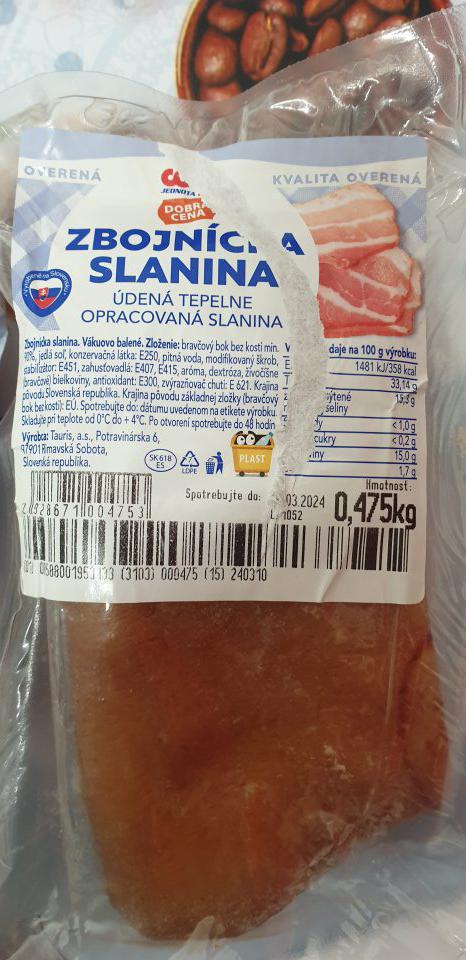bol zistený predaj 2 ks Zbojníckej slaniny s odstráneným, nečitateľným dátumom spotreby