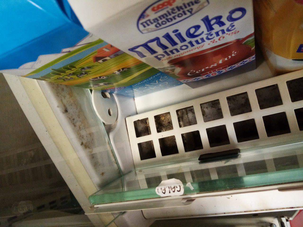 Znečistené chladiace zariadenie.