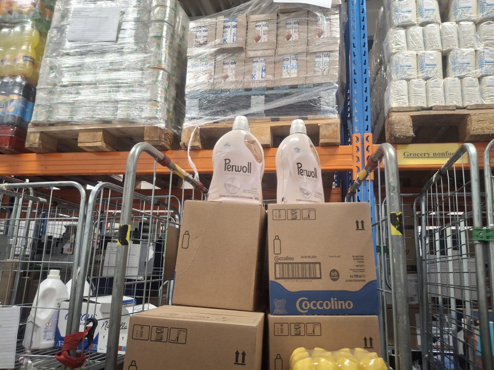 Nedodržané oddelené skladovanie potravinového a nepotravinového tovaru.