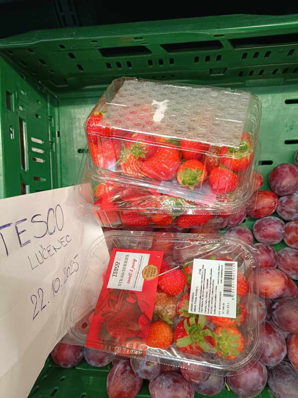 Jahody - prítomná pleseň