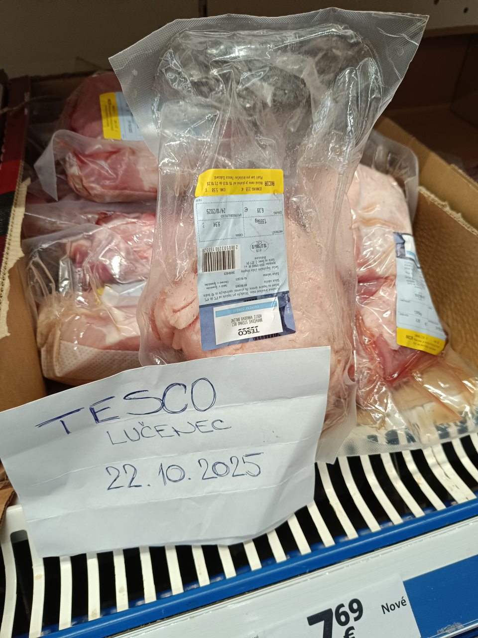 TESCO Bravčové stehno bez kosti vákuovo balené - poškodenie vákuového balenia