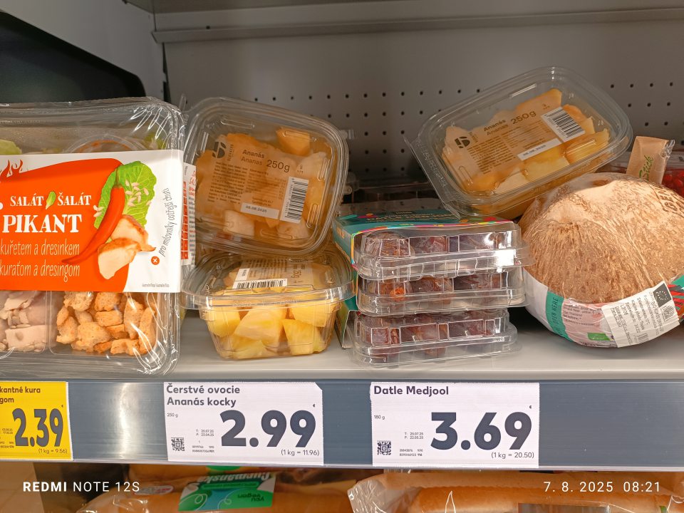 Výrobok po uplynutí DS- Čerstvé ovocie-ananás kocky 250 g. DS:6.8.2025