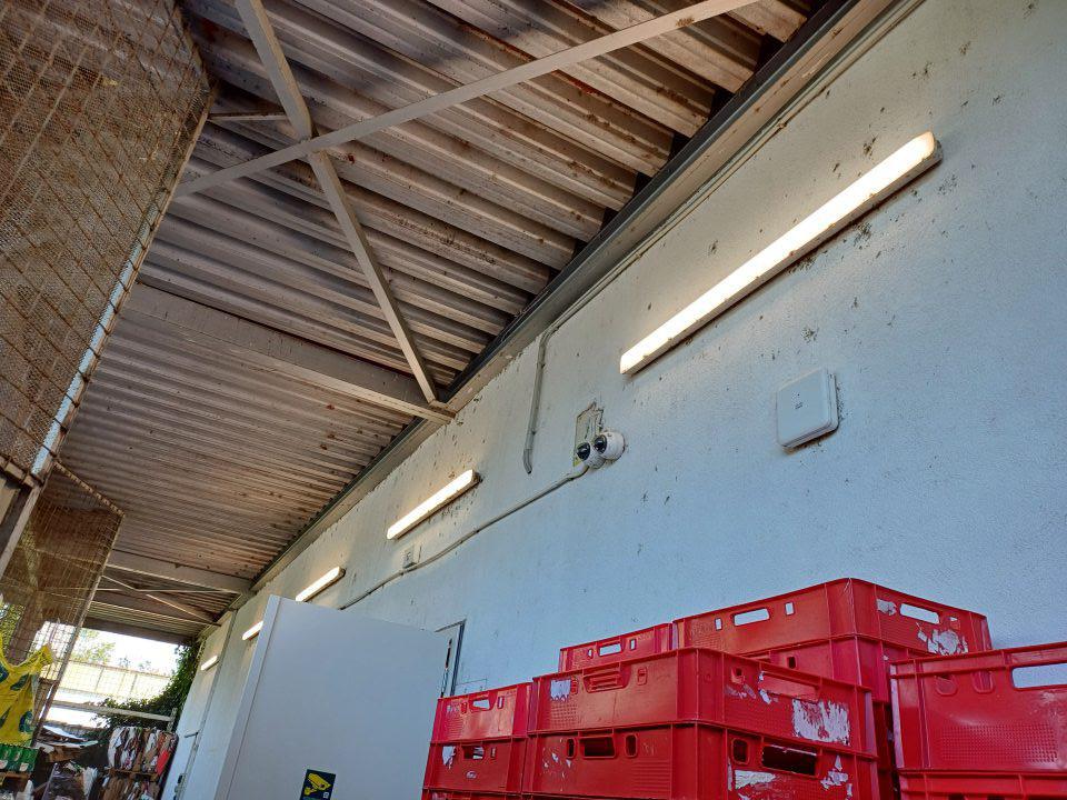 1.príjmova rampa stena a strop znečistené množstvom pavučín