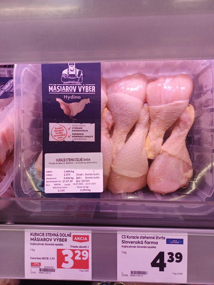 Predaj potravín "Kuracie stehná chladené, čerstvé" po uplynutí dátumu spotreby.