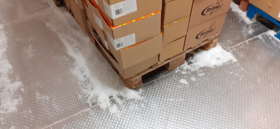 námraza v mraziacom boxe