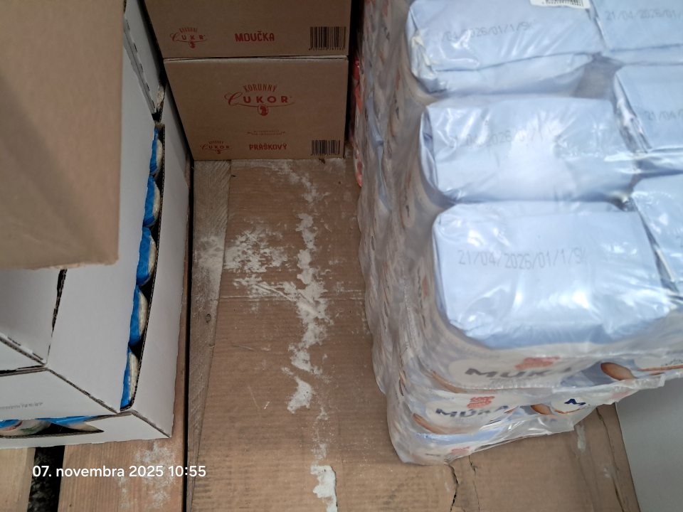 Znečistený skladový priestor.