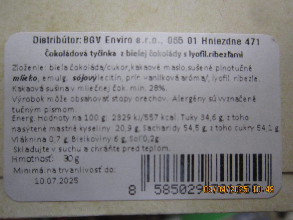 NESTVILLE CHOCOLATE Čokoládová tyčinka z bielej čokolády s lyofil. ríbezľami, hmotnosť: 30g, minimálna trvanlivosť do: 10.07.2025, distribútor: BGV Enviro s.r.o., 065 01 Hniezdne 471. V označení názvu, zloženia a povinných údajov sú uvedené následovné zložky skratkou „ lyofil. ríbezľami, emulg. sójový lecitín, prír. vanilková aróma/, lyofil. ríbezle. Kakaová sušina v mliečnej čok. min. 28%. Energ. Hodnoty na 100g 