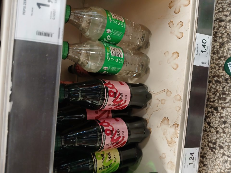 znečistené regále
