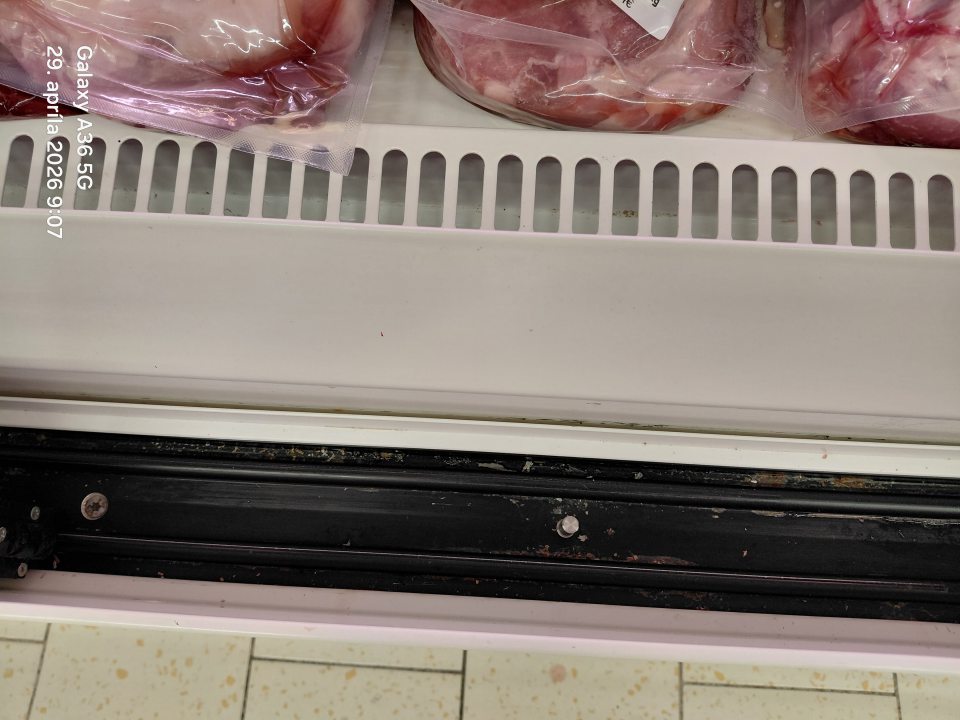 nevyhovujúca hygiena chladiacich zariadení na predajnej ploche