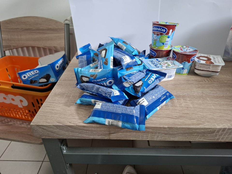 Predaj potravín po DS - 5 druhov, celková hmotnosť: 1,374kg, celková cena : 30,59€.