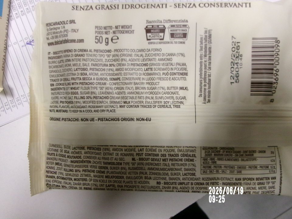 Zistené ponúkanie na predaj dvoch druhov potravinárskych výrobkov s nesprávnym označením, u ktorých na obale chýbali akékoľvek údaje v kodifikovanej forme štátneho jazyka. 