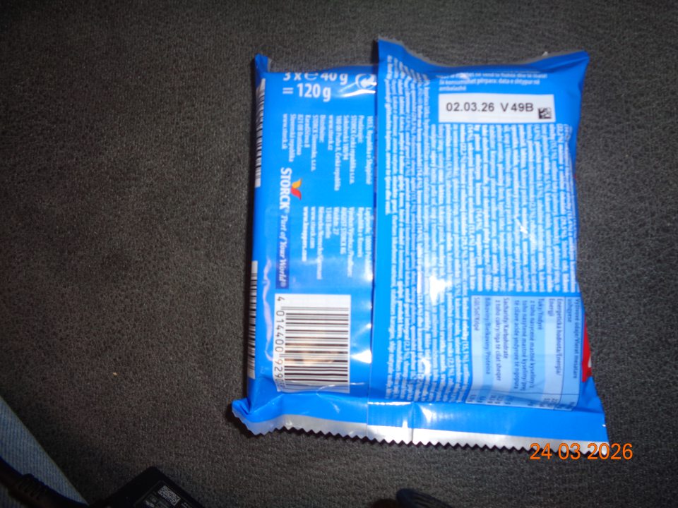 Oblátky „Knoppers NutBar 3x“ po uplynutí dátumu minimálnej trvanlivosti (02.03.2026), zistené 24.03.2026.