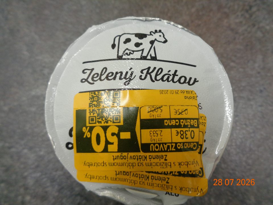 BIO DELAKTÓZOVANÝ JOGURT ČUČORIEDKOVÝ, množstvo tuku najmenej 3,0% , hmotnosť 150 g - na etikete  prekryté povinné údaje o dátume spotreby žltou etiketou o zlacnení výrobkov.