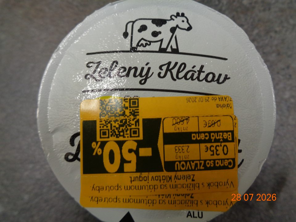 BIO DELAKTÓZOVANÝ JOGURT BIELY, množstvo tuku najmenej 3,0% , hmotnosť 150 g, - na etikete  prekryté povinné údaje o dátume spotreby žltou etiketou o zlacnení výrobkov.