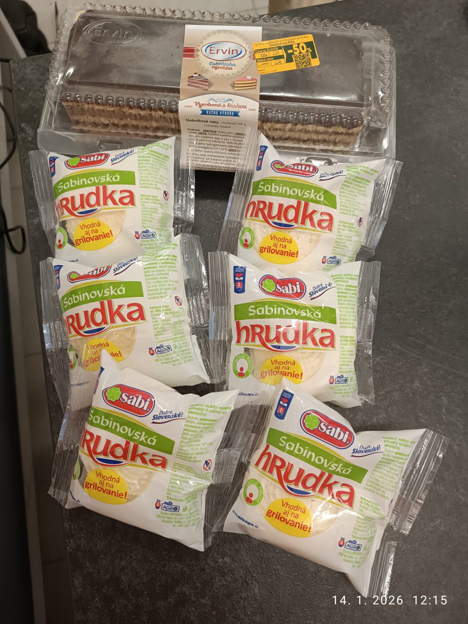 identifikované dva druhy výrobkov po uplynutí dátumu spotreby- Dobošové rezy 400g- 1 deň po uplynutí dátumu spotreby a Sabinovská hrudka- 6 kusov- 1 deň po uplynutí dátumu spotreby