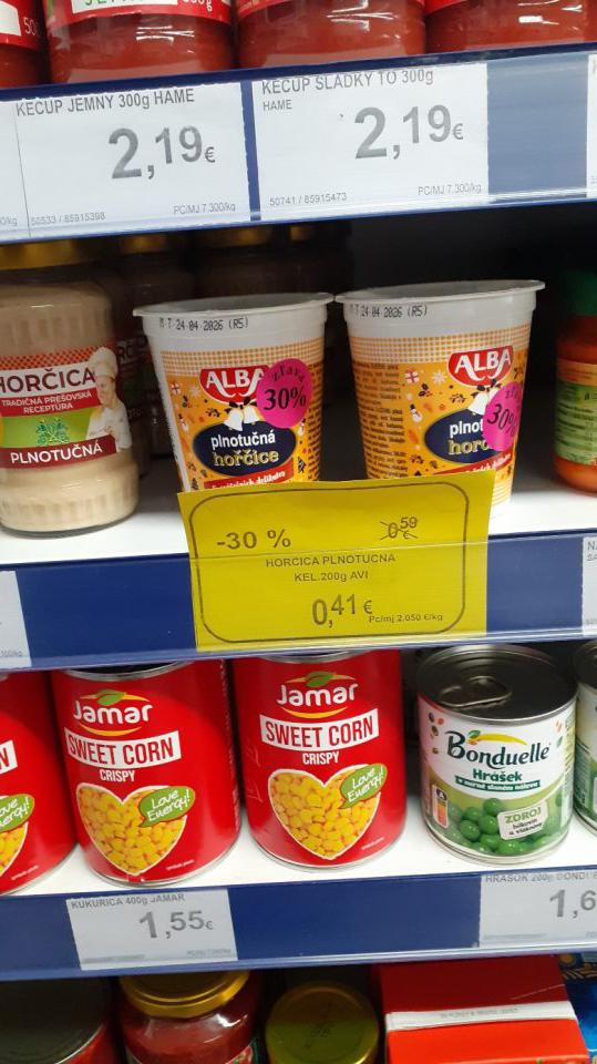 Predaj tovaru po uplynutí dátumu minimálnej trvanlivosti (do 45 dní),ktorý nie je oddelene umiestnený od ostatných potravín a je bez povinného označenia.