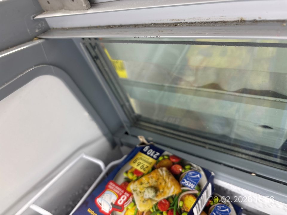 Nevyhovujúci hygienický stav mraziacich zariadení na predajnej ploche
